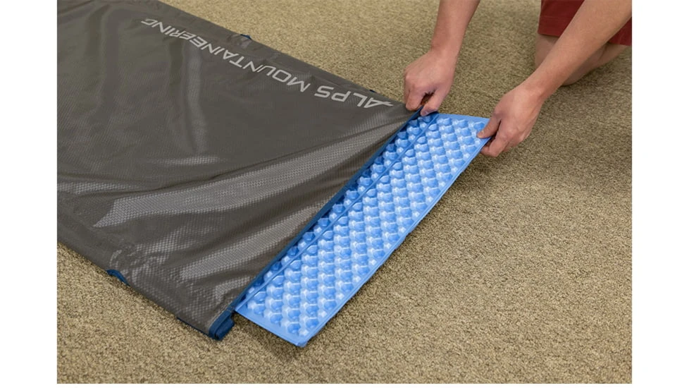 ALPS Mountaineering Lighweight Ready Lite Cot 4 ALPS Mountaineering Lighweight Ready Lite Cot - Image 2